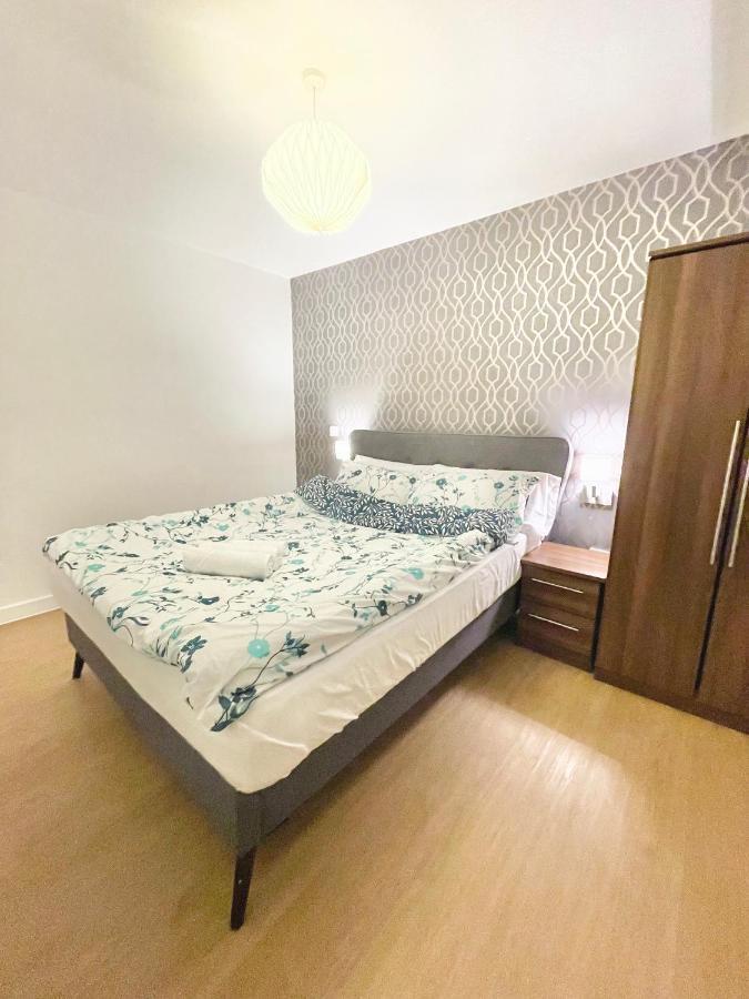 Lovely 2 - Bedroom Condo In Manchester City Centre Экстерьер фото